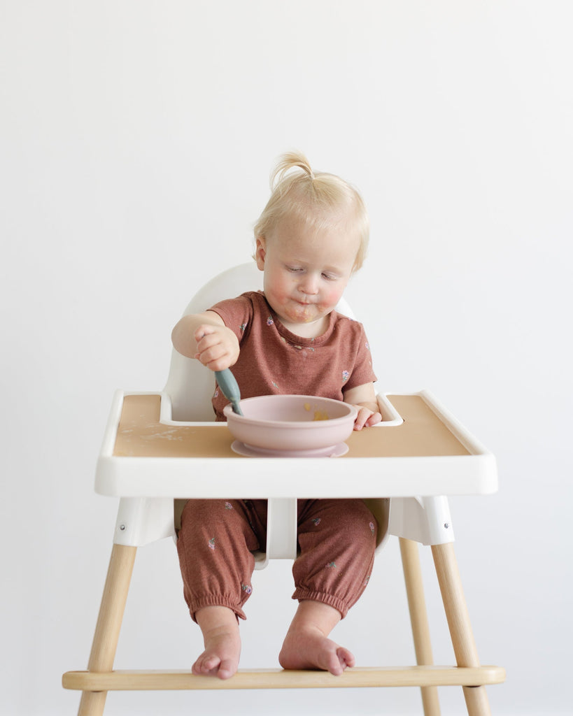 Set Your Baby Up for Success with Solids by Reading Their Feeding Cues